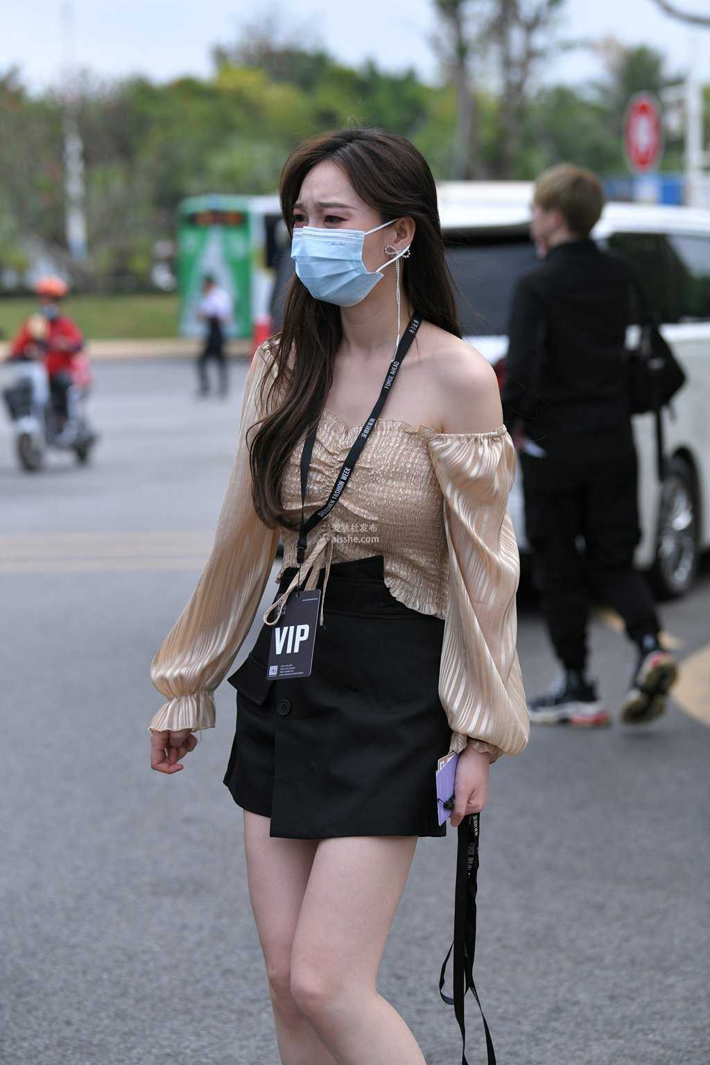 精选街拍作品 NO.1438 非常漂亮的气质美女