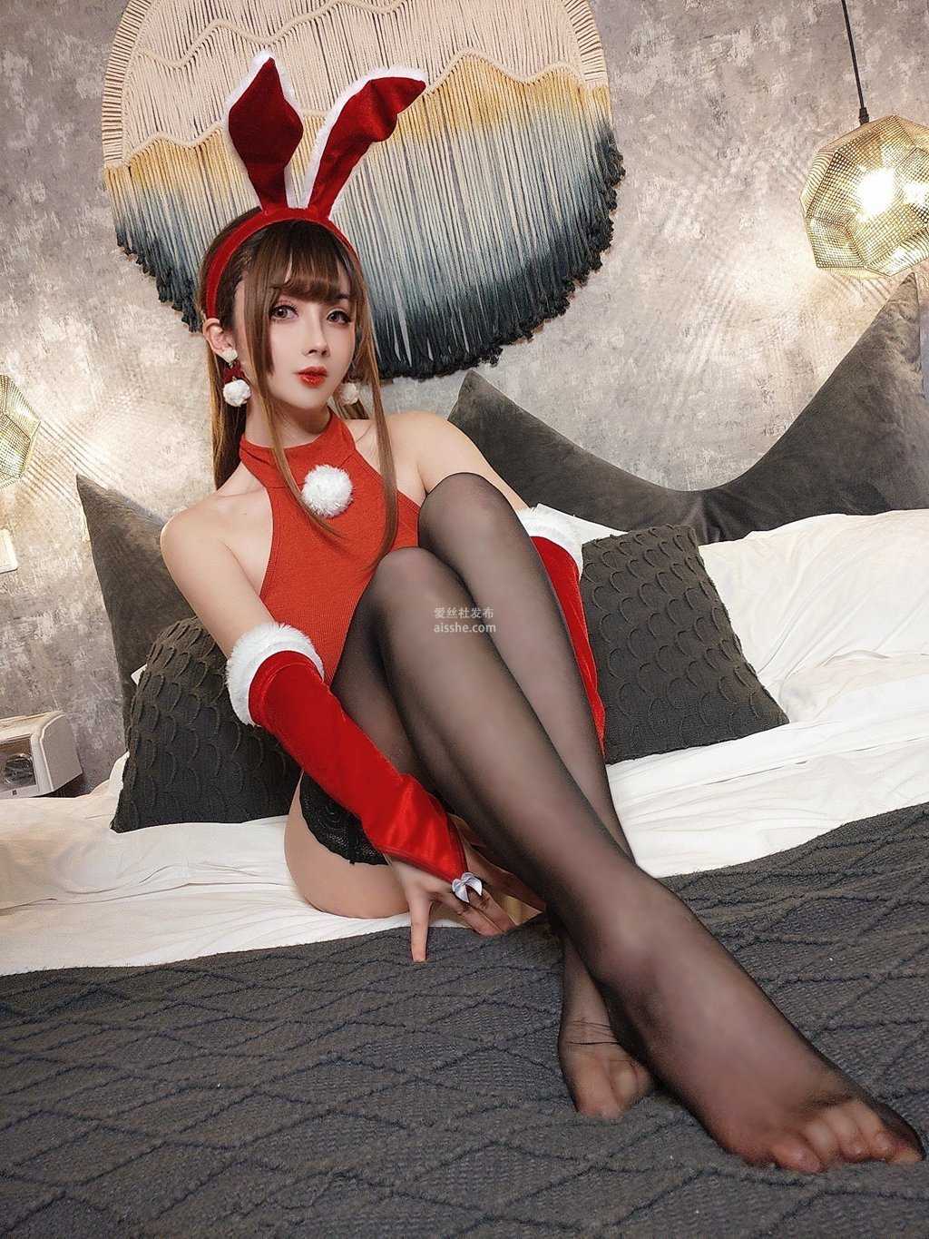 知名动漫Coser@rioko凉凉子 社畜的快乐圣诞节