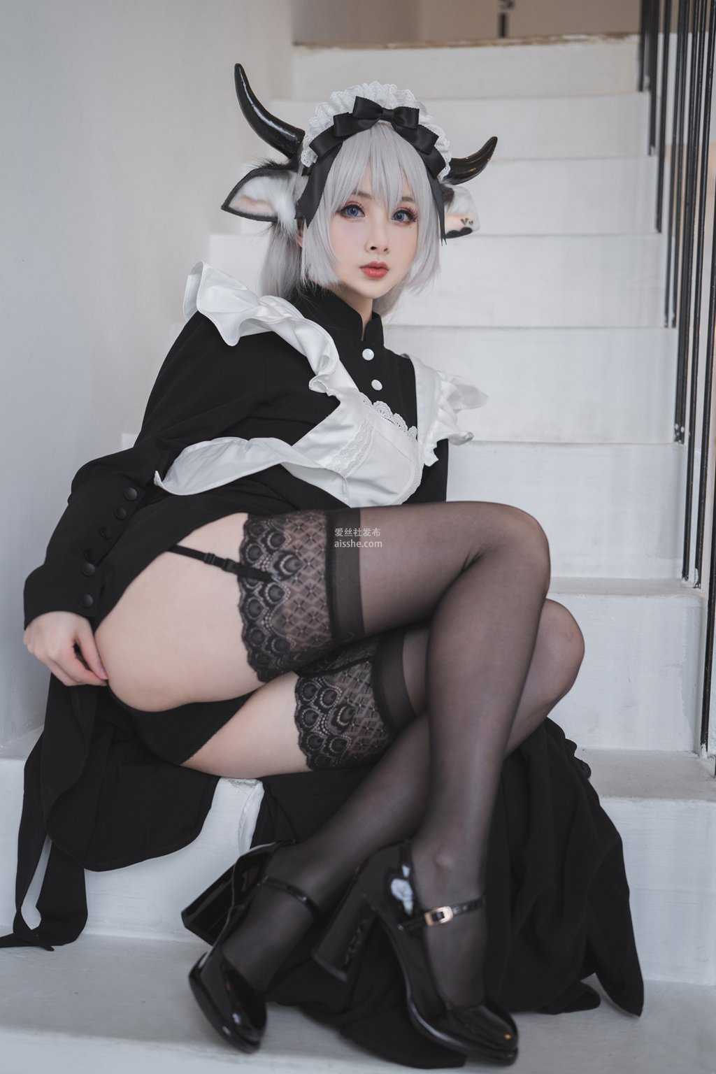 知名动漫Coser@rioko凉凉子 贴心的牛奶女仆