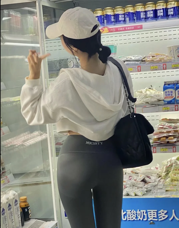 瑜伽裤女神